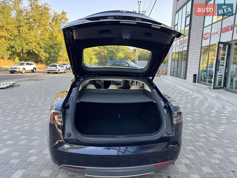 Ліфтбек Tesla Model S 2014 в Одесі фото 4 Ліфтбек Tesla Model S 2014 в Одесі