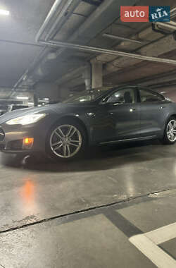 Ліфтбек Tesla Model S 2013 в 