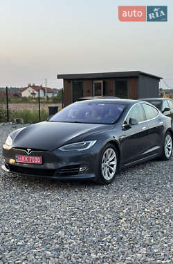 Ліфтбек Tesla Model S 2016 в 
