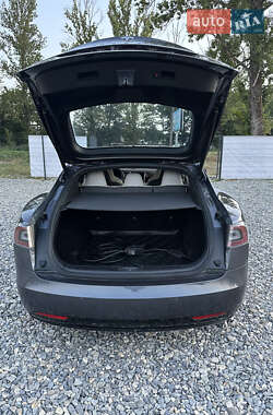 Ліфтбек Tesla Model S 2016 в 