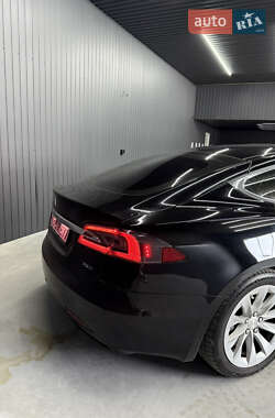 Ліфтбек Tesla Model S 2016 в 