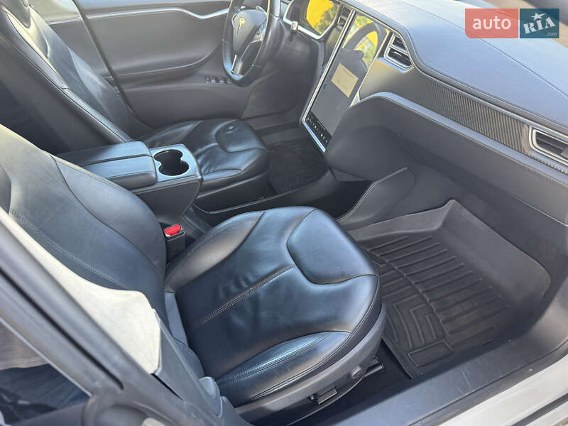 Лифтбек Tesla Model S 2015 в Одессе