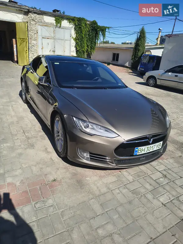 Tesla Model S
