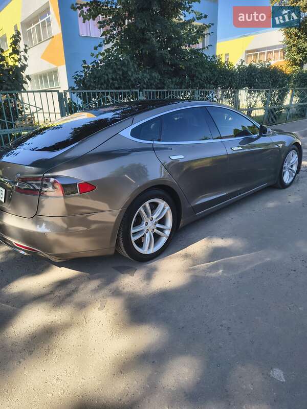 Ліфтбек Tesla Model S 2015 в Сумах фото 4 Ліфтбек Tesla Model S 2015 в Сумах