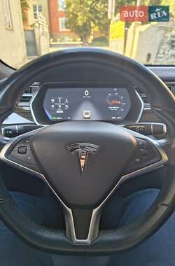 Лифтбек Tesla Model S 2015 в 