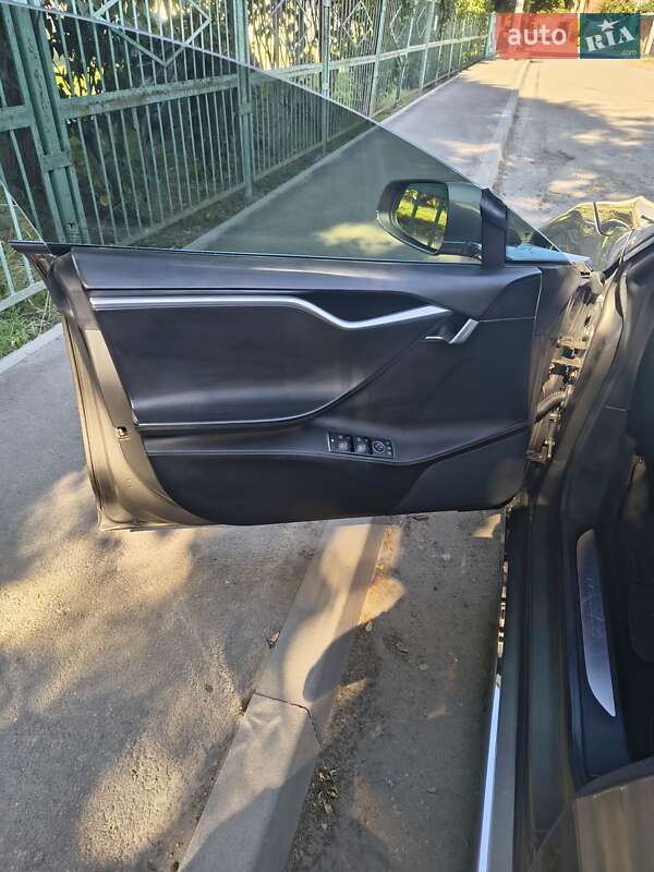 Ліфтбек Tesla Model S 2015 в Сумах фото 9 Ліфтбек Tesla Model S 2015 в Сумах