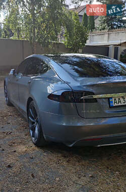 Ліфтбек Tesla Model S 2014 в 