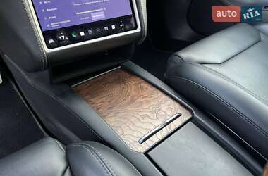 Ліфтбек Tesla Model S 2019 в 