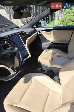 Ліфтбек Tesla Model S 2015 в 