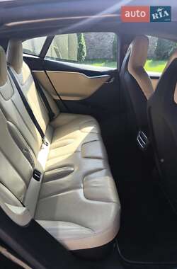 Ліфтбек Tesla Model S 2015 в 
