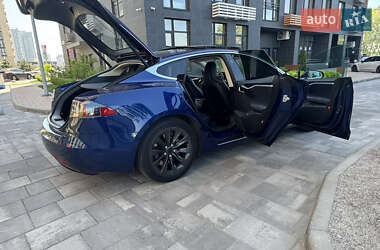 Лифтбек Tesla Model S 2016 в 