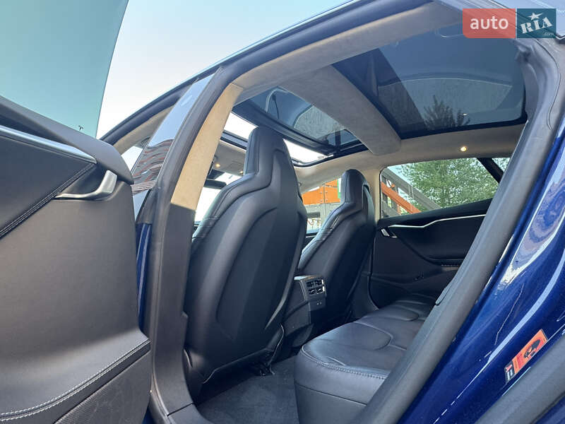 Лифтбек Tesla Model S 2016 в Киеве фото 20 Лифтбек Tesla Model S 2016 в Киеве