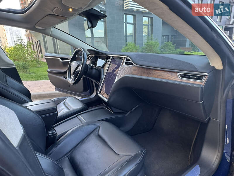 Лифтбек Tesla Model S 2016 в Киеве фото 23 Лифтбек Tesla Model S 2016 в Киеве
