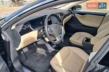 Лифтбек Tesla Model S 2015 в 
