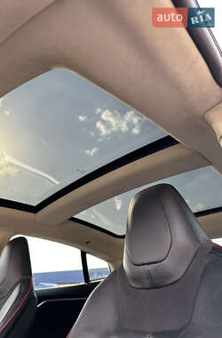Лифтбек Tesla Model S 2014 в 