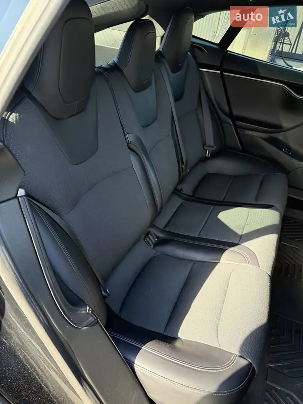 Tesla Model S 2018 VIN 5YJSA1E21JF266684 фото оголошення 3 з 62