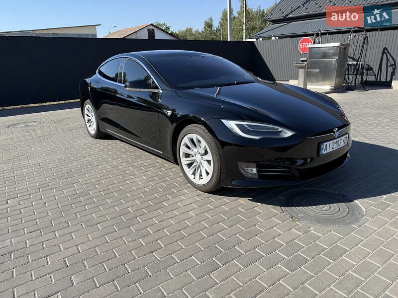 Tesla Model S 2018