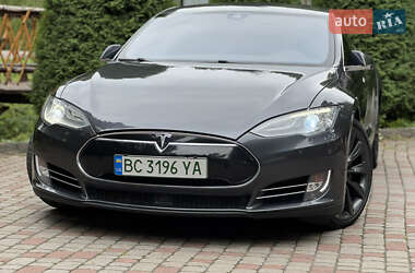 Лифтбек Tesla Model S 2015 в 