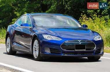 Ліфтбек Tesla Model S 2015 в Хмельницькому