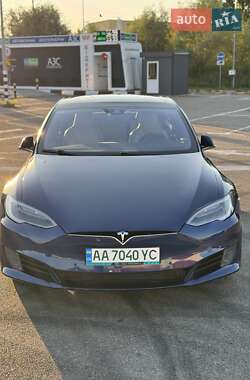 Ліфтбек Tesla Model S 2016 в 