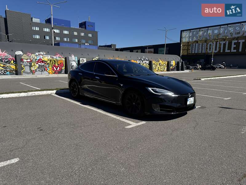 Ліфтбек Tesla Model S 2017 в Києві