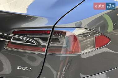 Лифтбек Tesla Model S 2016 в 