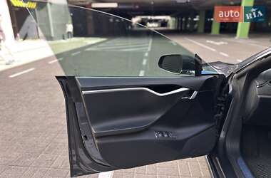 Лифтбек Tesla Model S 2016 в 