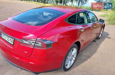 Лифтбек Tesla Model S 2014 в Тростянце