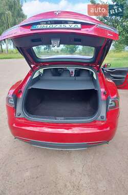 Ліфтбек Tesla Model S 2014 в 
