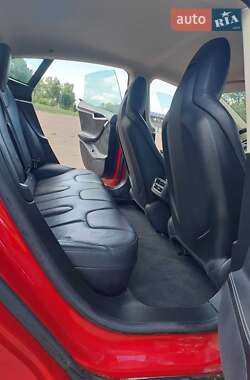 Ліфтбек Tesla Model S 2014 в Тростянці