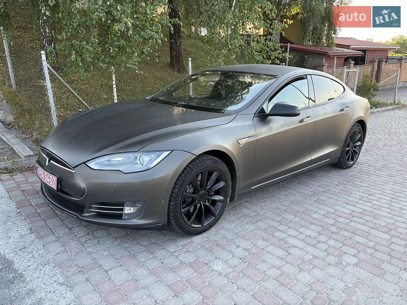 Tesla Model S 2014