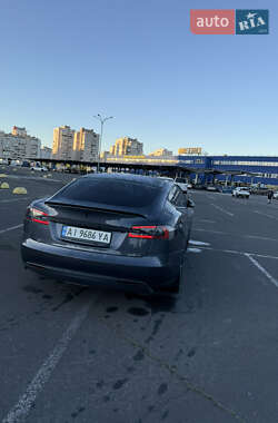 Лифтбек Tesla Model S 2015 в 