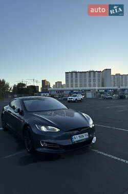 Лифтбек Tesla Model S 2015 в 
