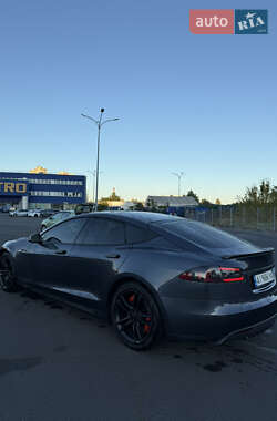 Лифтбек Tesla Model S 2015 в 
