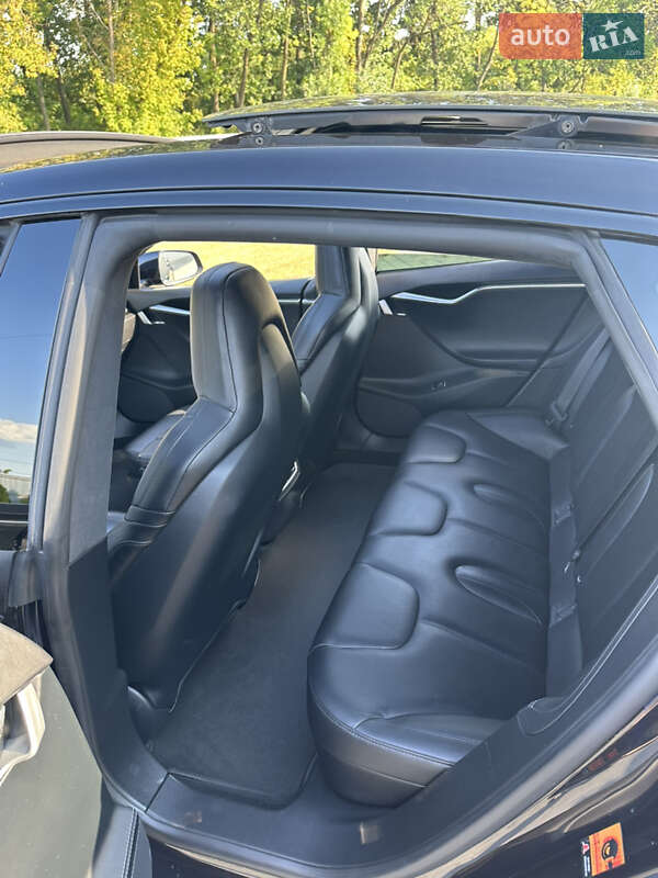 Ліфтбек Tesla Model S 2016 в Луцьку фото 21 Ліфтбек Tesla Model S 2016 в Луцьку