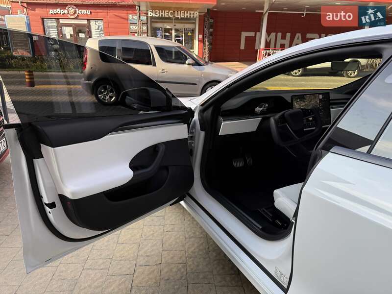 Ліфтбек Tesla Model S 2024 в Львові