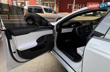 Лифтбек Tesla Model S 2024 в 