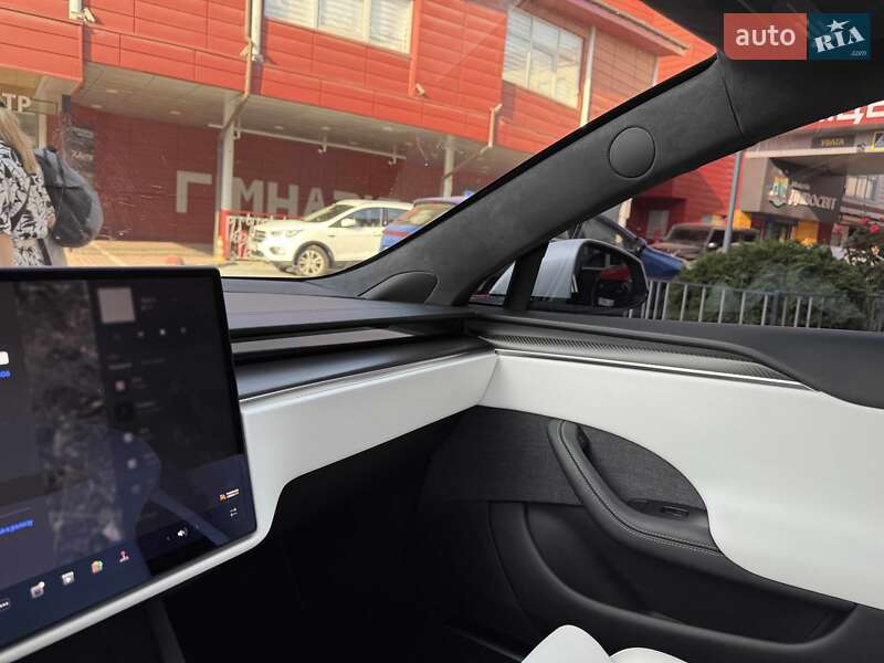 Ліфтбек Tesla Model S 2024 в Львові