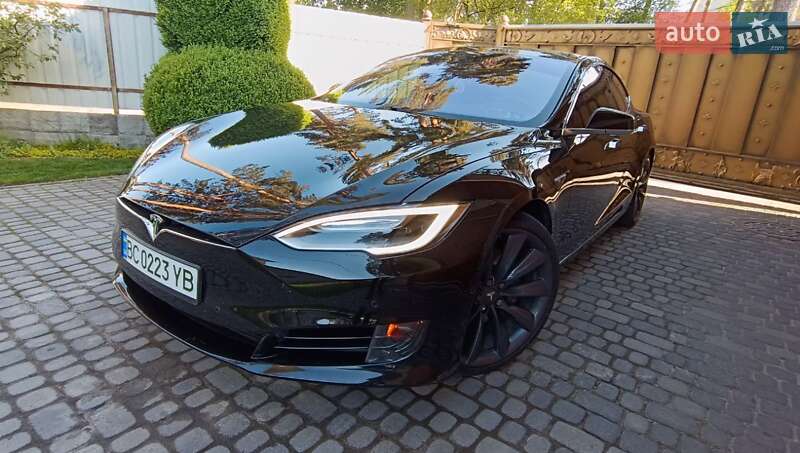 Ліфтбек Tesla Model S 2016 в 