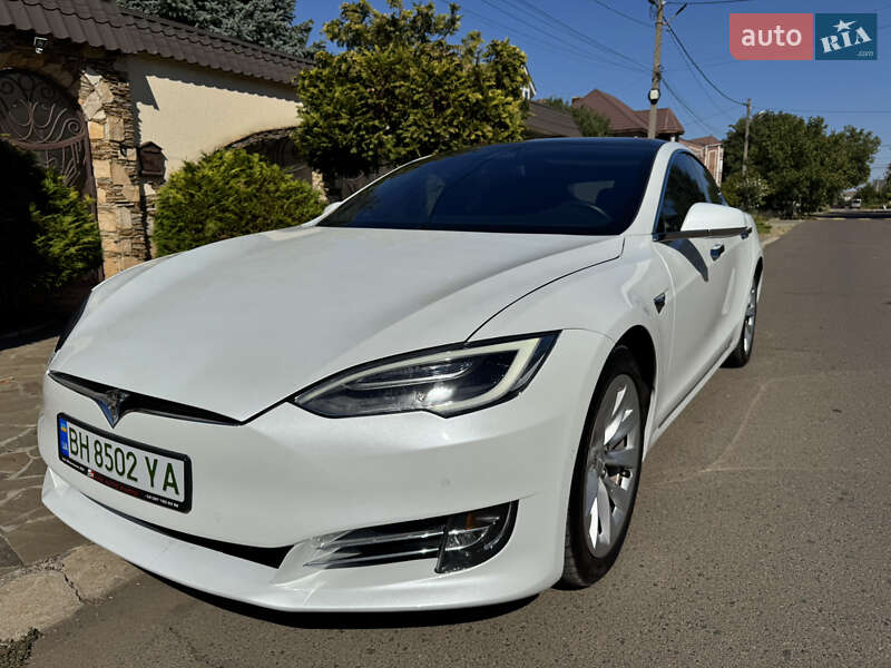 Лифтбек Tesla Model S 2019 в Одессе