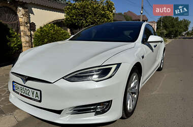 Лифтбек Tesla Model S 2019 в 