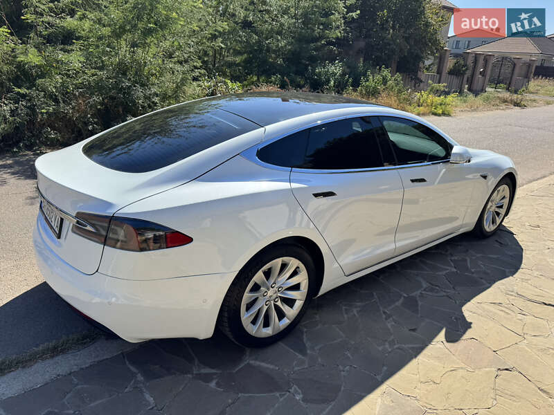 Лифтбек Tesla Model S 2019 в Одессе
