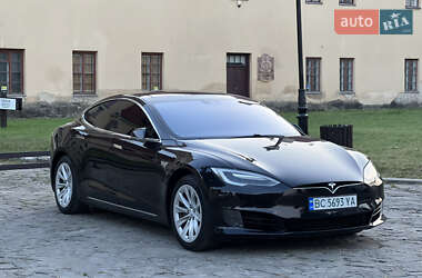 Лифтбек Tesla Model S 2016 в Львове