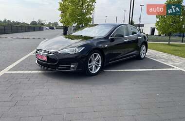 Лифтбек Tesla Model S 2013 в 