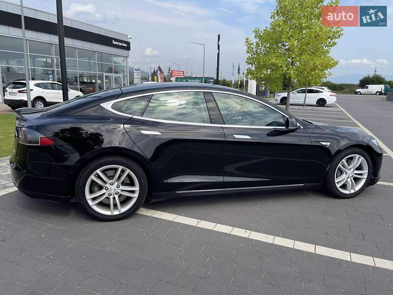 Лифтбек Tesla Model S 2013 в Мукачево