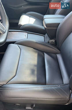 Лифтбек Tesla Model S 2018 в 