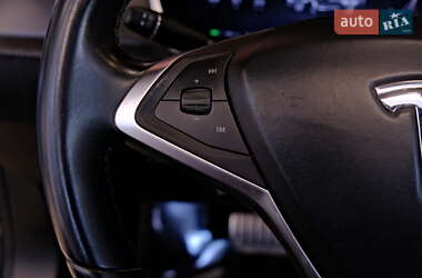 Ліфтбек Tesla Model S 2013 в 