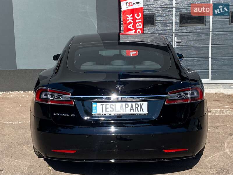 Лифтбек Tesla Model S 2020 в Киеве