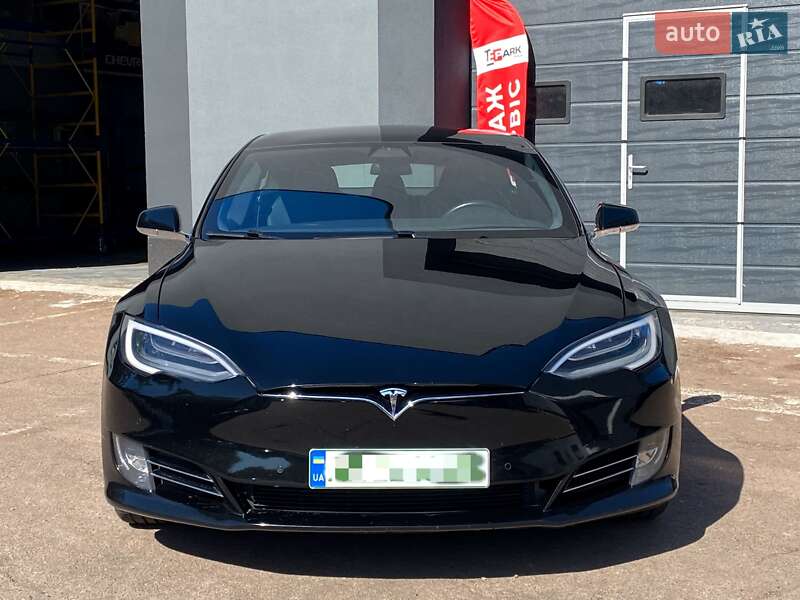 Лифтбек Tesla Model S 2020 в Киеве