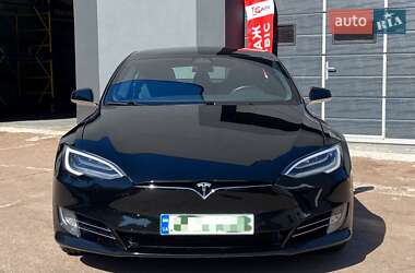 Ліфтбек Tesla Model S 2020 в 